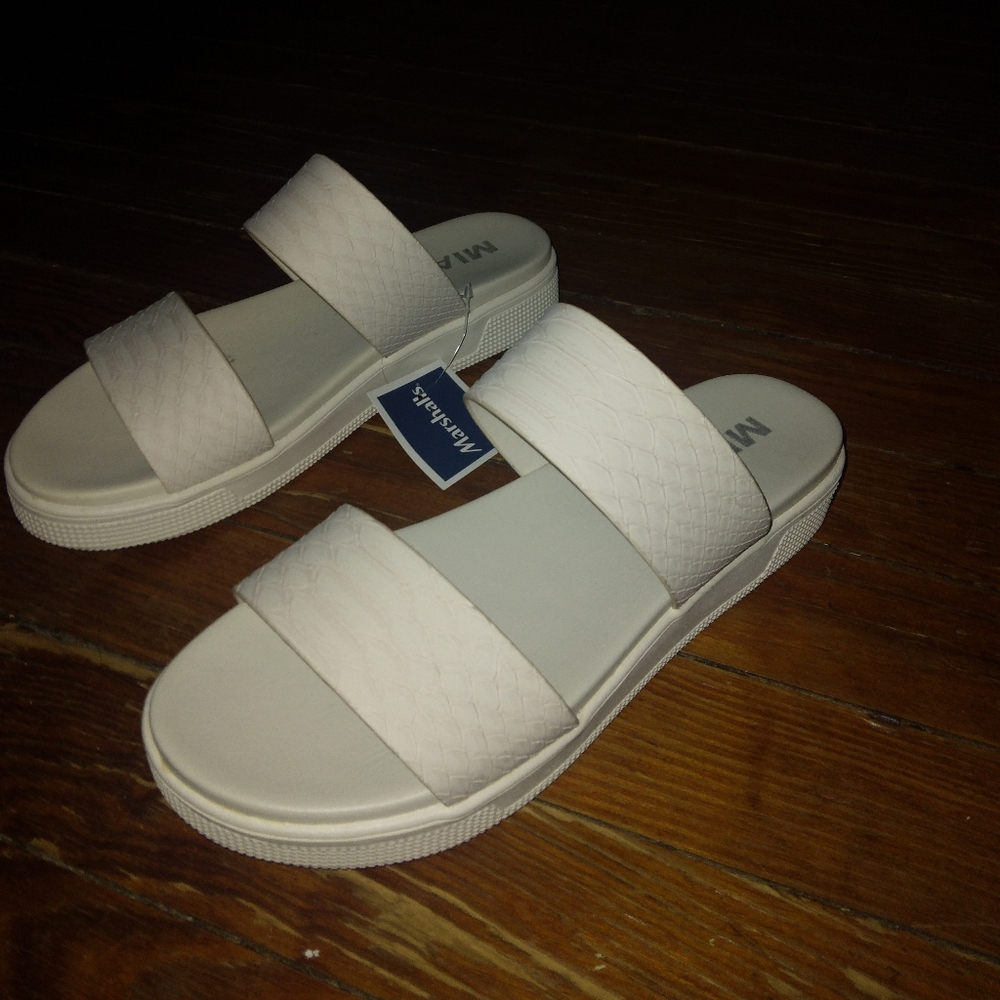 BRAND NEW "MIA" SANDALS